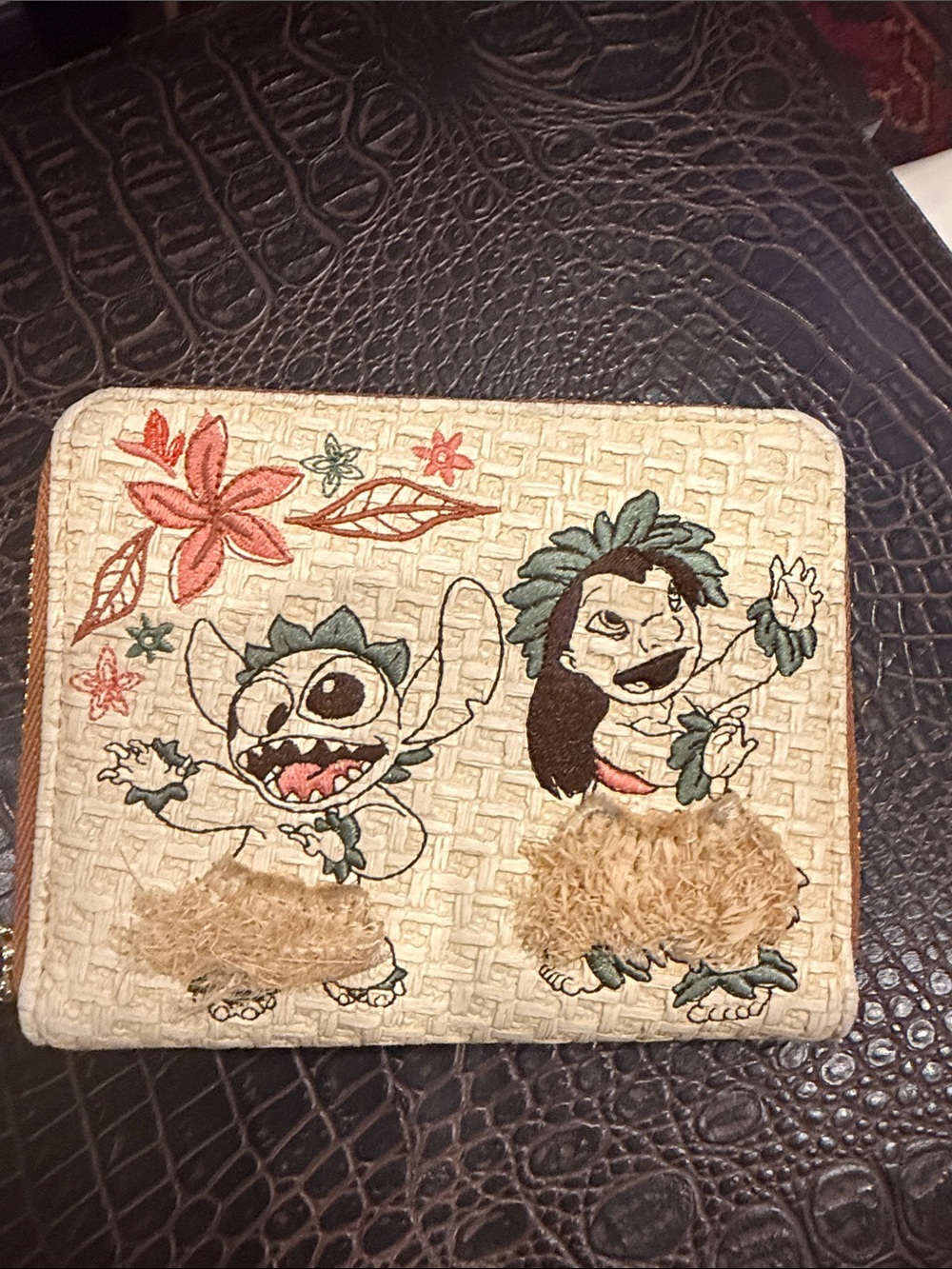 Disney Loungefly Lilo & Stitch Wallet - Beige